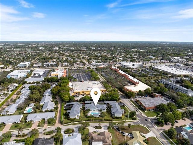 725 Neapolitan WAY # 725, Naples, FL 34103