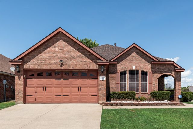 6807 Lake Jackson Drive, Arlington, TX 76002