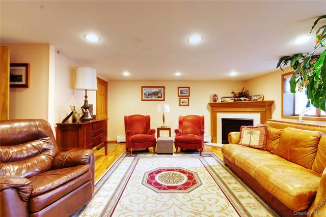 146 East Drive, Massapequa, NY 11758