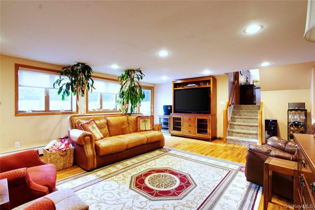 146 East Drive, Massapequa, NY 11758