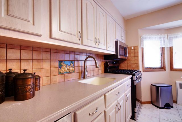 146 East Drive, Massapequa, NY 11758