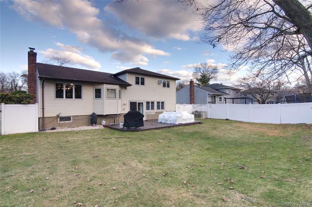 146 East Drive, Massapequa, NY 11758