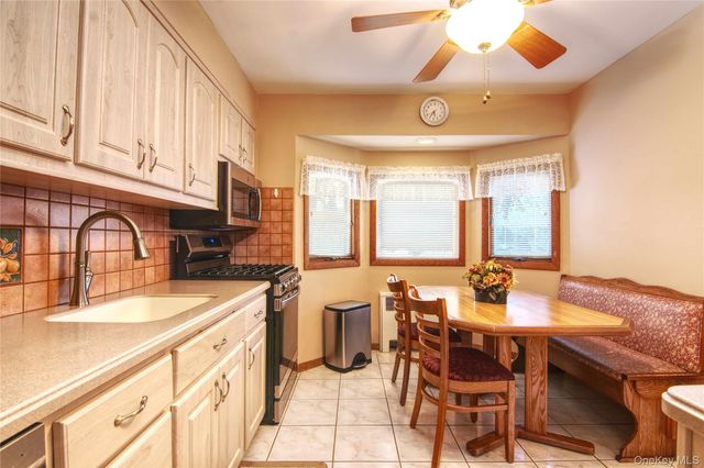 146 East Drive, Massapequa, NY 11758