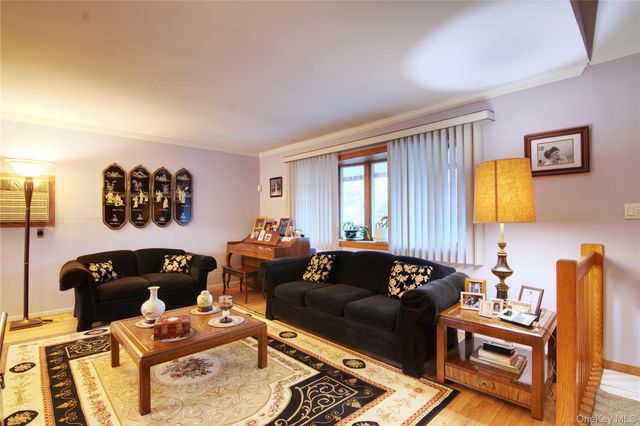 146 East Drive, Massapequa, NY 11758