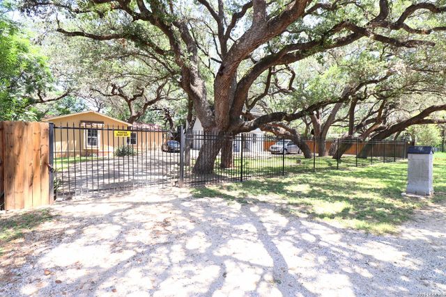 22610 Crossbow, Von Ormy, TX 78073