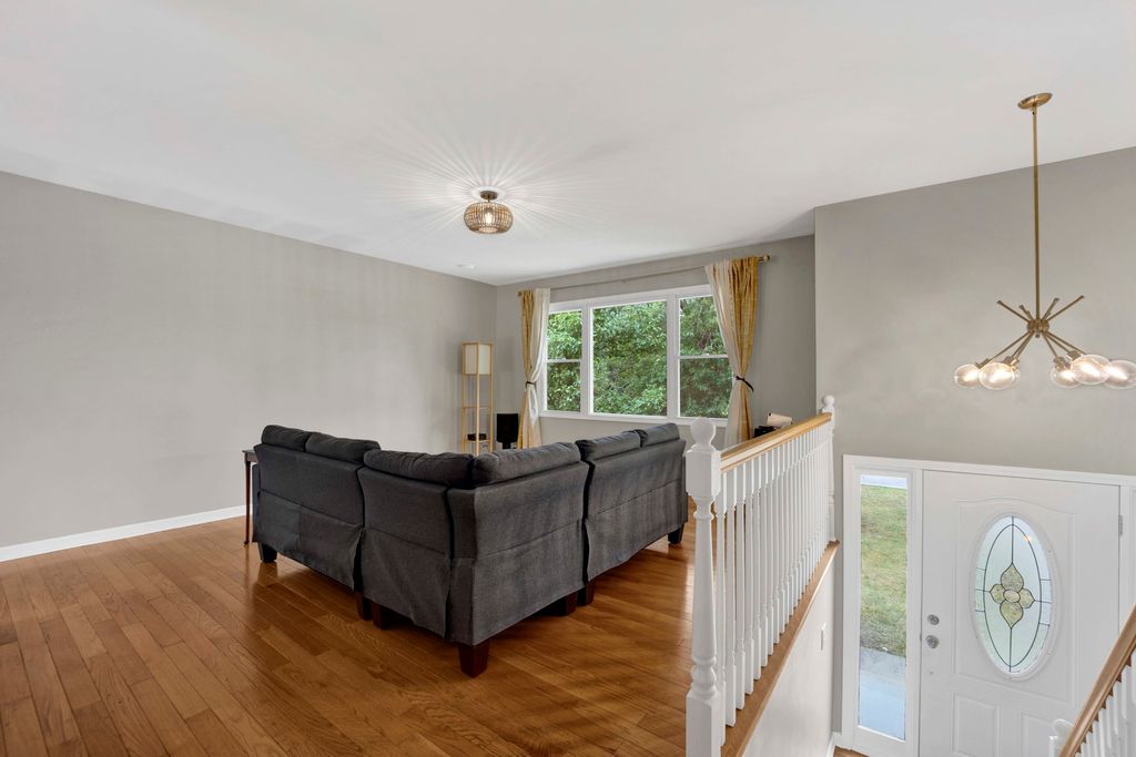 1S705 Eisenhower Road, Oakbrook Terrace, IL 60181 — photo 2