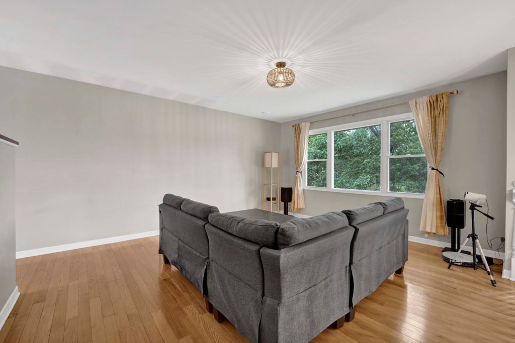 1S705 Eisenhower Road, Oakbrook Terrace, IL 60181 — photo 3