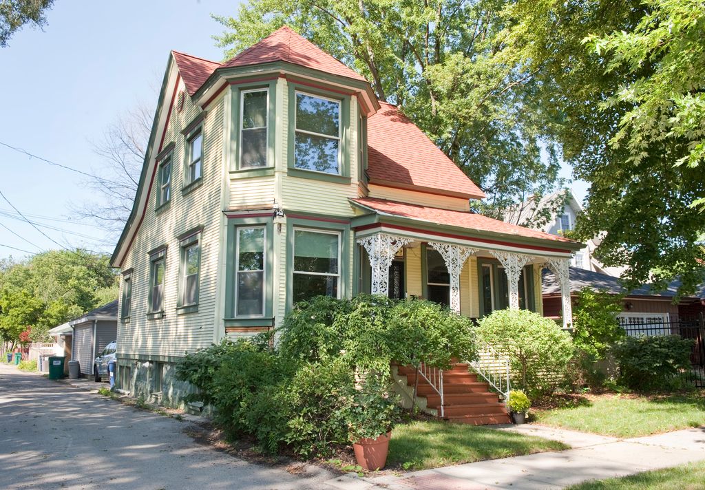 812 Augusta Street, Oak Park, IL 60302
