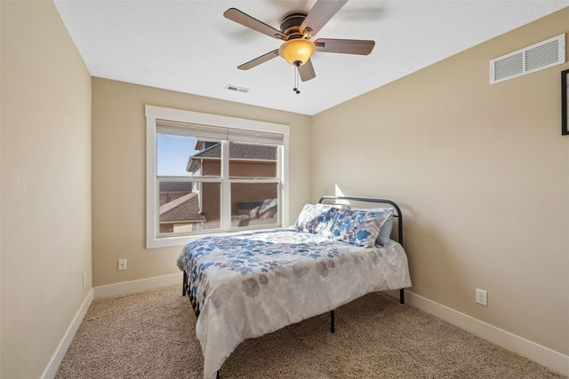 4012 140th Street, Urbandale, IA 50323