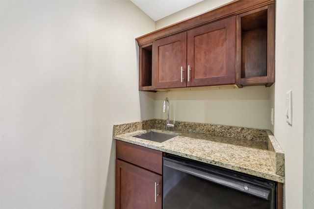 4012 140th Street, Urbandale, IA 50323