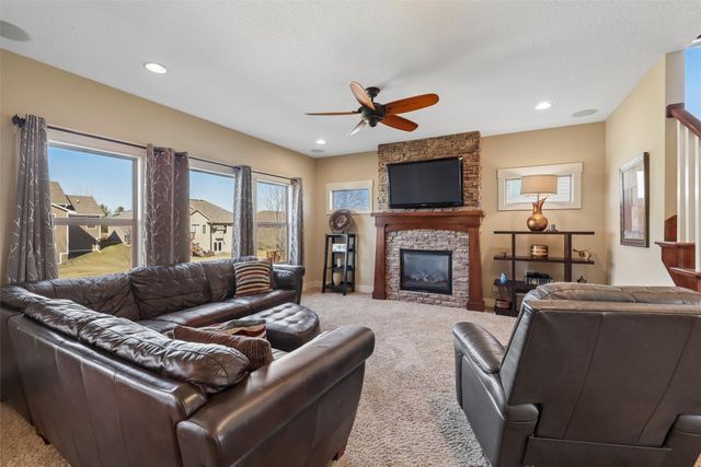 4012 140th Street, Urbandale, IA 50323