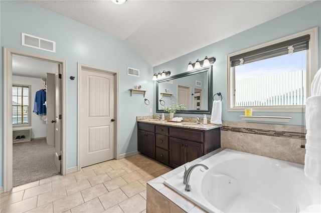 1412 SW Whistle Drive, Lee's Summit, MO 64082