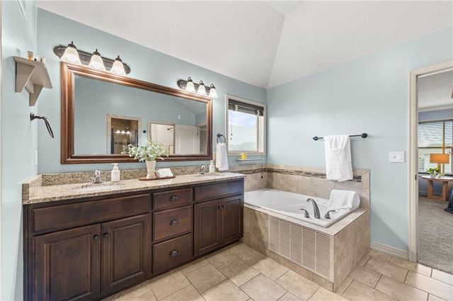 1412 SW Whistle Drive, Lee's Summit, MO 64082