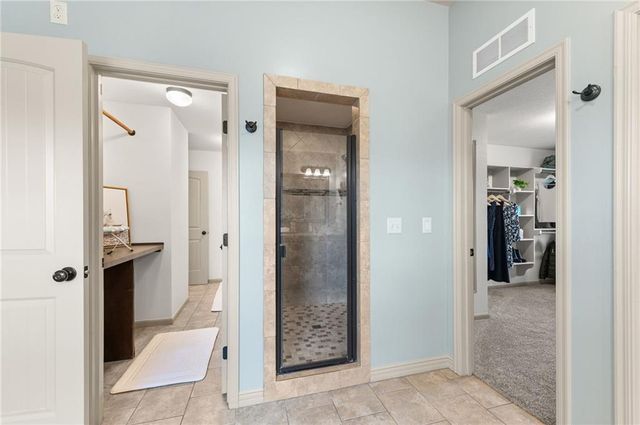 1412 SW Whistle Drive, Lee's Summit, MO 64082
