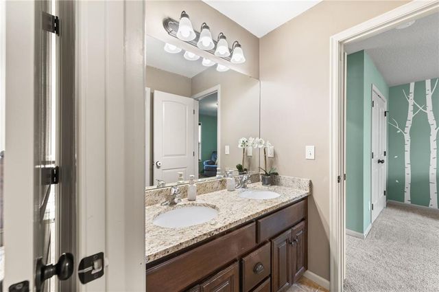 1412 SW Whistle Drive, Lee's Summit, MO 64082