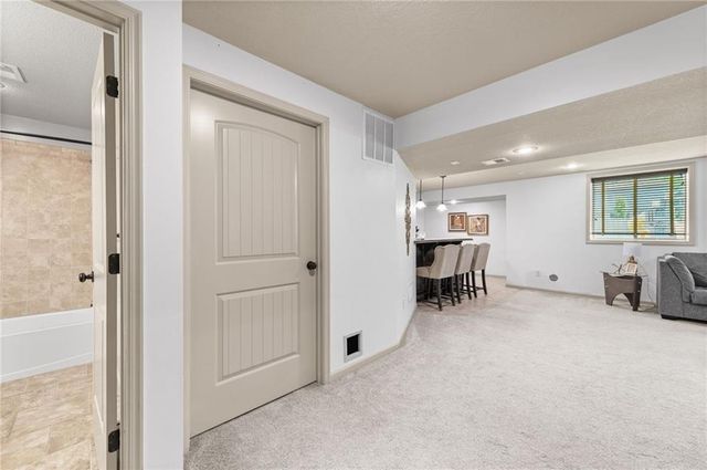 1412 SW Whistle Drive, Lee's Summit, MO 64082
