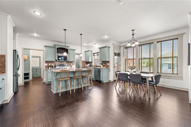 1412 SW Whistle Drive, Lee's Summit, MO 64082