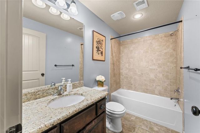 1412 SW Whistle Drive, Lee's Summit, MO 64082