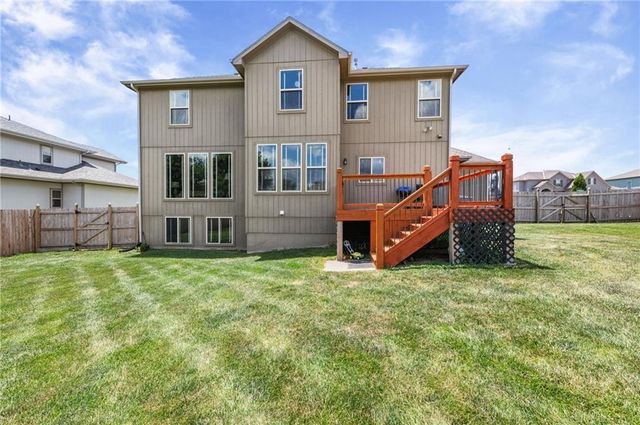 1412 SW Whistle Drive, Lee's Summit, MO 64082
