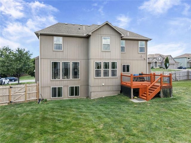 1412 SW Whistle Drive, Lee's Summit, MO 64082