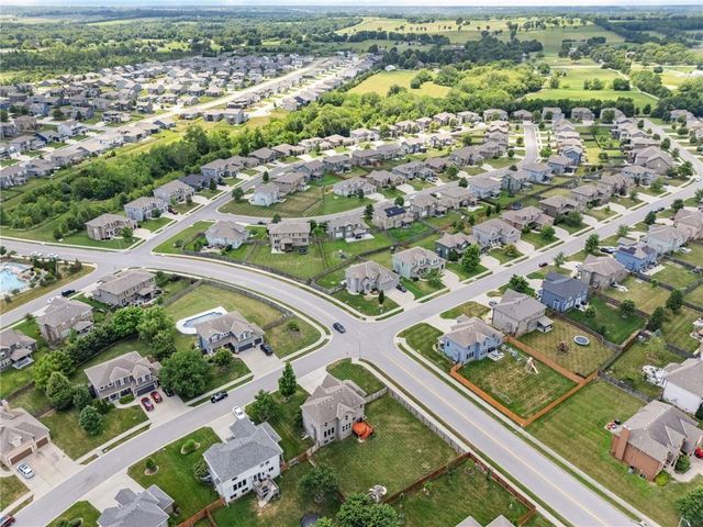 1412 SW Whistle Drive, Lee's Summit, MO 64082