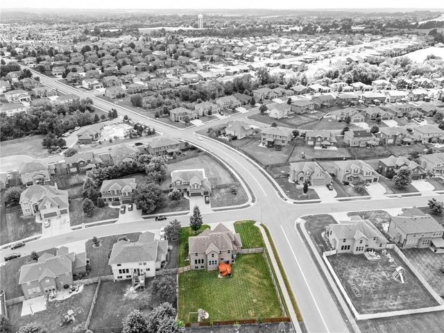 1412 SW Whistle Drive, Lee's Summit, MO 64082