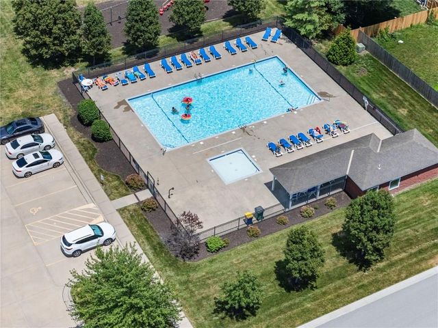 1412 SW Whistle Drive, Lee's Summit, MO 64082