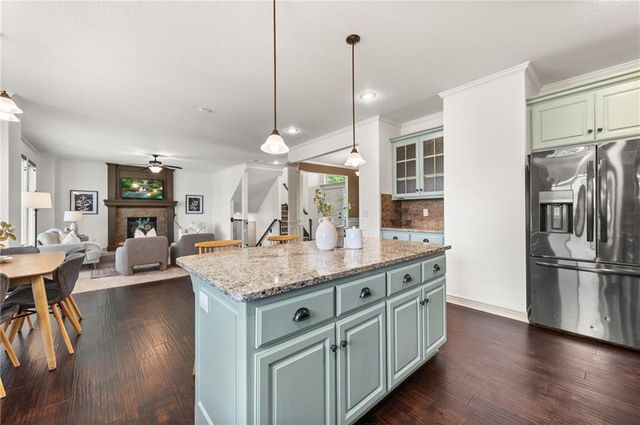 1412 SW Whistle Drive, Lee's Summit, MO 64082