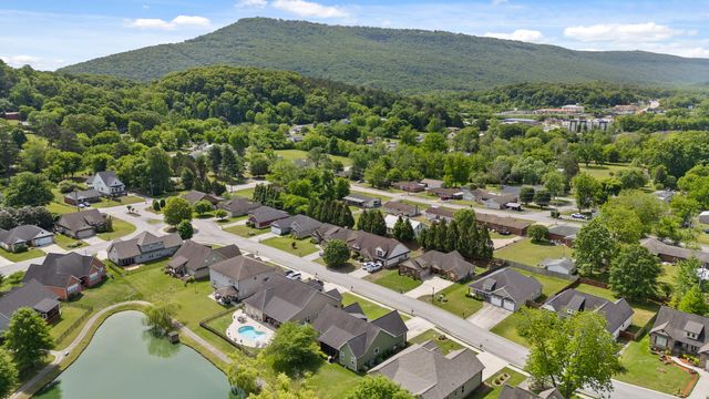3401 Willow Lake Circle, Chattanooga, TN 37419