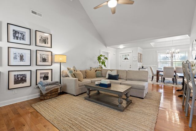 3401 Willow Lake Circle, Chattanooga, TN 37419
