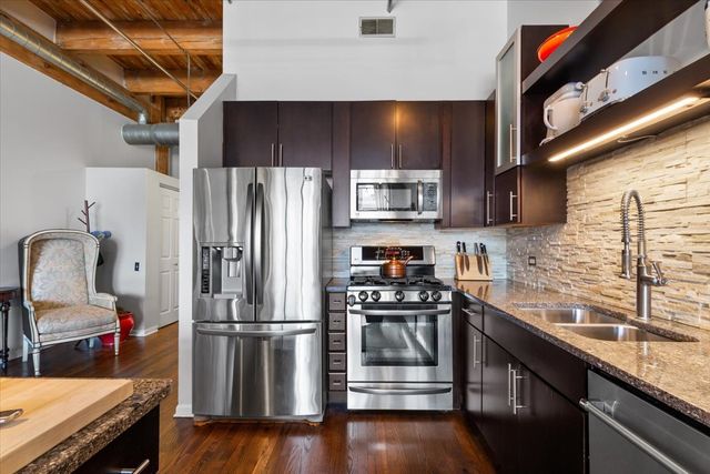 312 N MAY Street 4D, Chicago, IL 60607
