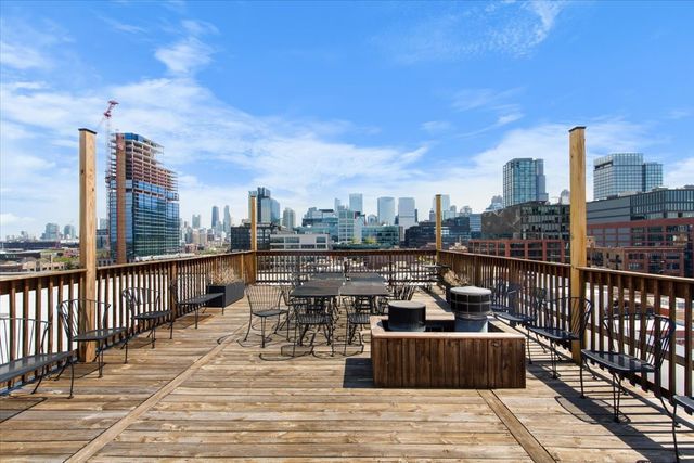 312 N MAY Street 4D, Chicago, IL 60607