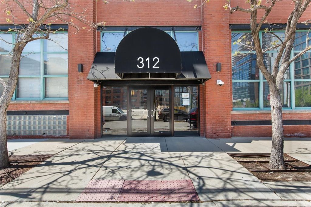 312 N MAY Street 4D, Chicago, IL 60607