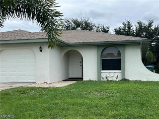 919 SE 14th ST B, Cape Coral, FL 33990
