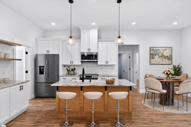 184 Woodland Avenue, Inman, SC 29349