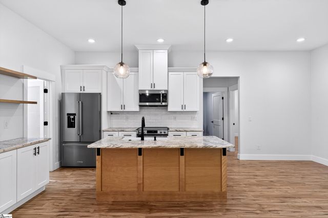 184 Woodland Avenue, Inman, SC 29349