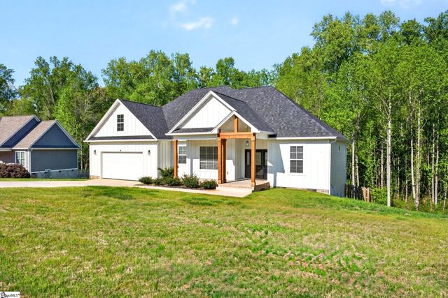 184 Woodland Avenue, Inman, SC 29349