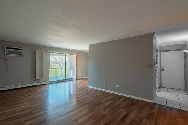 4410 W 111th Street 302, Oak Lawn, IL 60453