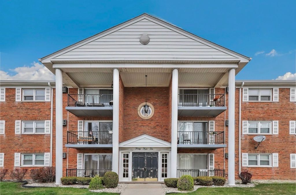 4410 W 111th Street 302, Oak Lawn, IL 60453