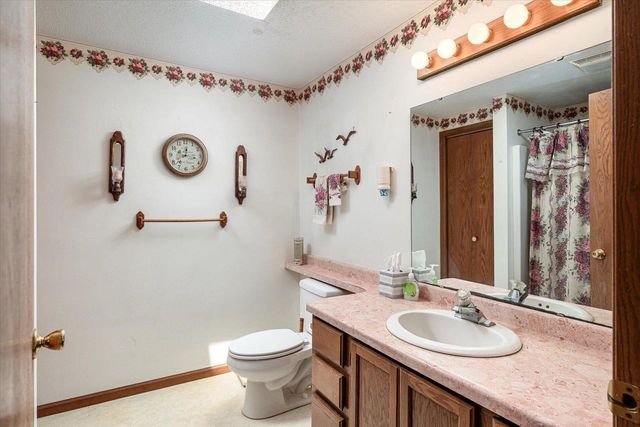 224 Eagles Bluff ROAD, La Crescent, MN 55947