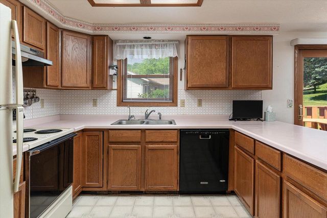 224 Eagles Bluff ROAD, La Crescent, MN 55947