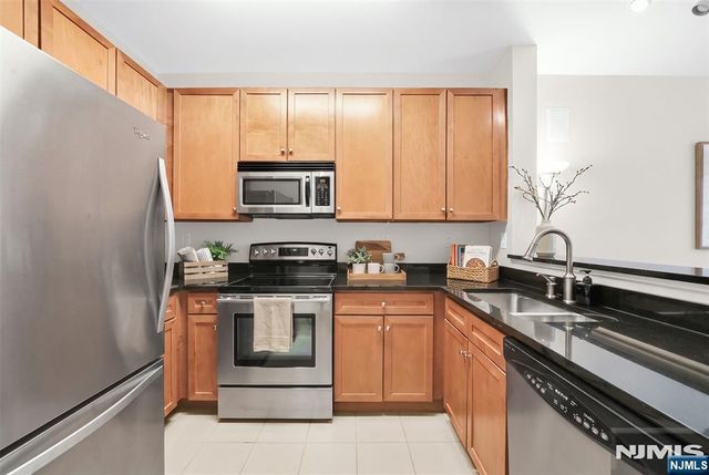 24 Ave At Port Imperial 126, West New York, NJ 07093