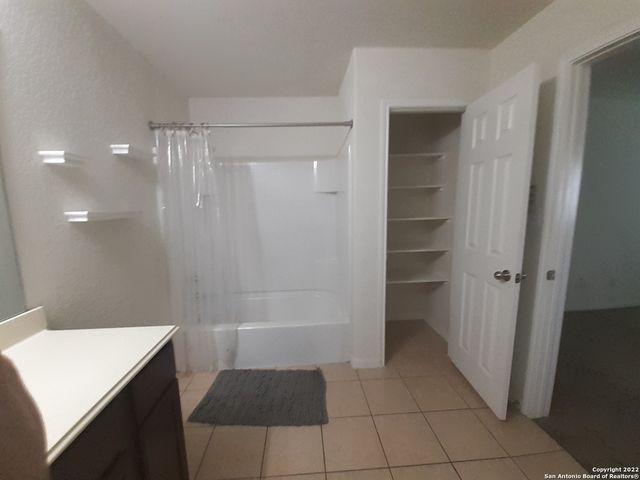 6843 Luckey Path, San Antonio, TX 78252