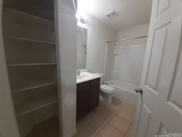 6843 Luckey Path, San Antonio, TX 78252