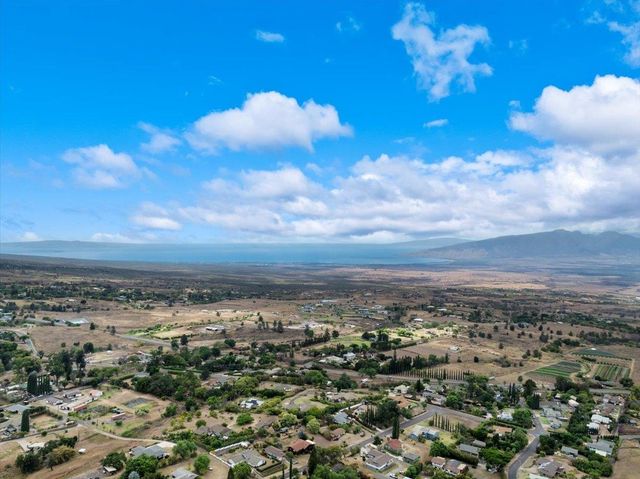 35 Kau St, Kula, HI 96790