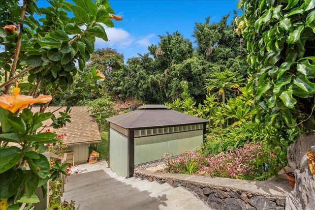 35 Kau St, Kula, HI 96790