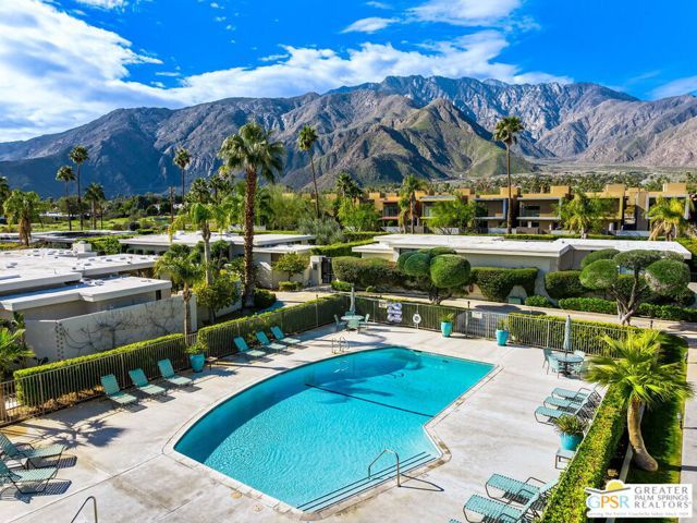 130 W Racquet Club Road 506, Palm Springs, CA 92262