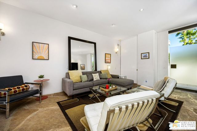 130 W Racquet Club Road 506, Palm Springs, CA 92262