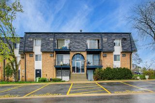 2A E DUNDEE QUARTER Drive 208, Palatine, IL 60074