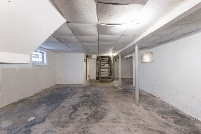 8129 S Cornell Avenue, Chicago, IL 60617